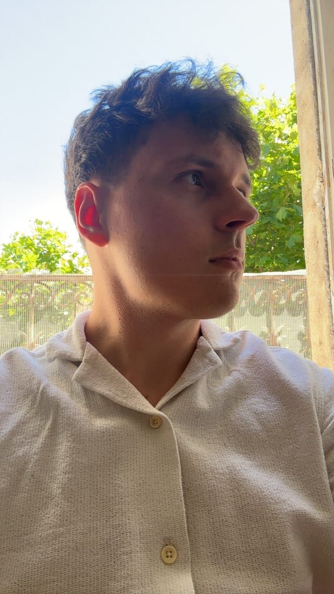 Profil de Emin